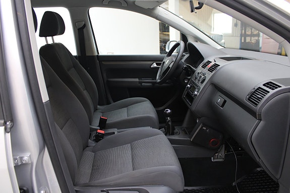 Volkswagen Touran 8 of 11