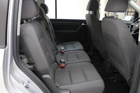 Volkswagen Touran 9 of 11