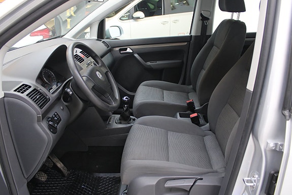 Volkswagen Touran 6 of 11