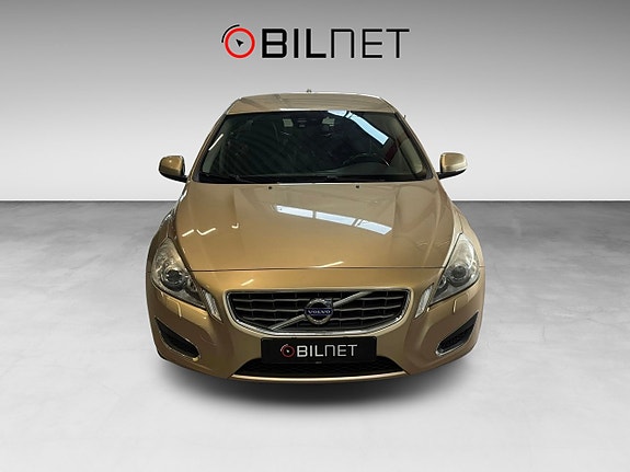 Volvo S60 3 of 5