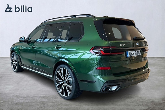 BMW X7 2 of 5