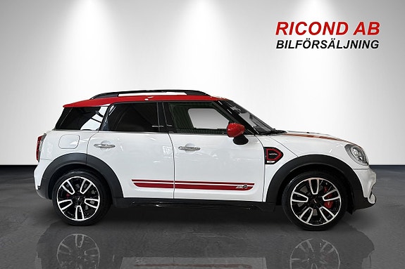 MINI Countryman Cooper SE 2 of 5