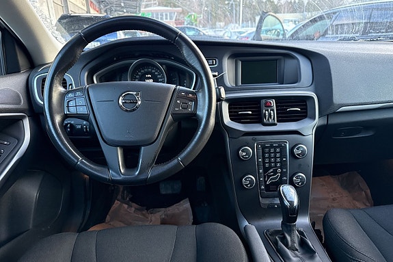 Volvo V40 11 of 17