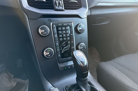 Volvo V40 14 of 17