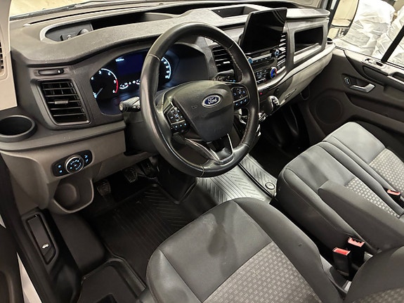 Ford Transit Custom 13 of 16