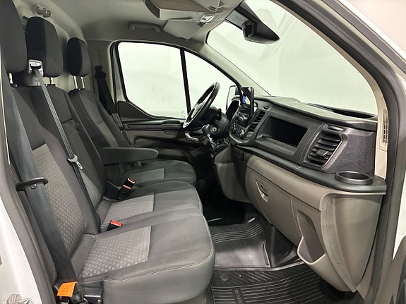 Ford Transit Custom 9 of 16