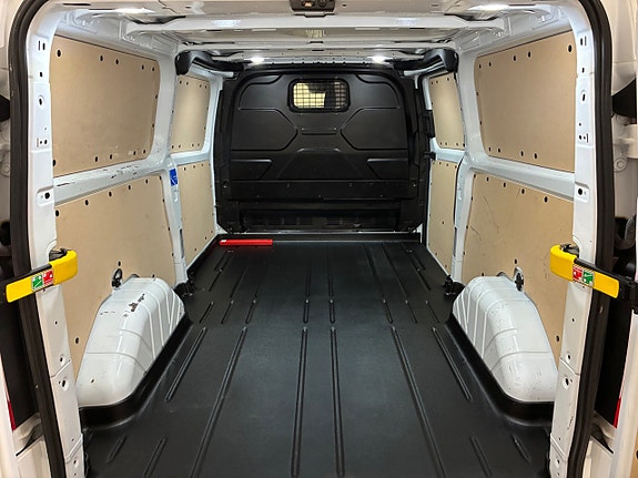 Ford Transit Custom 12 of 16