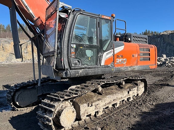 Hitachi ZX350LC-7 2 of 5