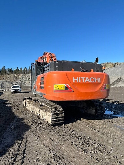 Hitachi ZX350LC-7 3 of 5