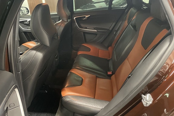 Volvo V60 Cross Country 18 of 19