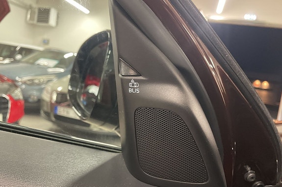 Volvo V60 Cross Country 16 of 19