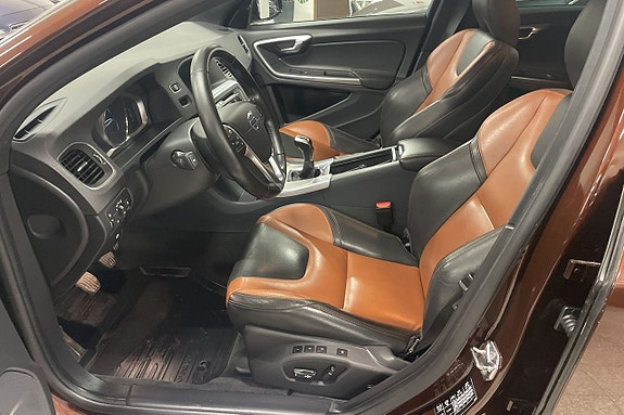 Volvo V60 Cross Country 6 of 19