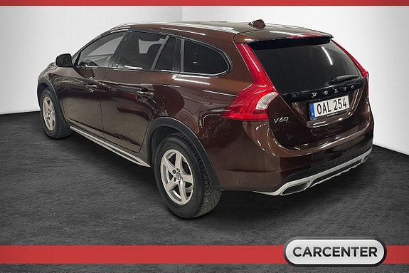 Volvo V60 Cross Country 4 of 5