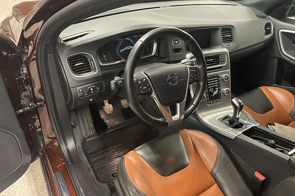 Volvo V60 Cross Country 7 of 19