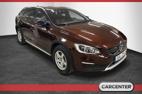 Volvo V60 Cross Country 3 of 5