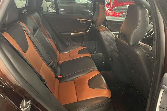 Volvo V60 Cross Country 19 of 19