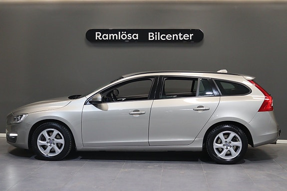 Volvo V60 2 of 20