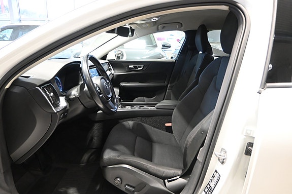 Volvo V60 8 of 23
