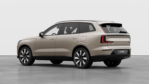 Volvo EX90 3 of 26