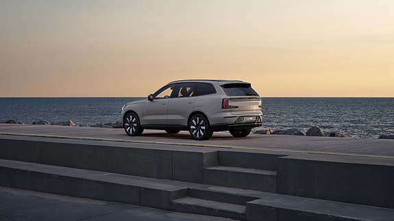 Volvo EX90 26 of 26