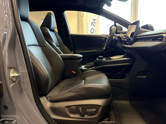 Subaru Solterra 12 of 21