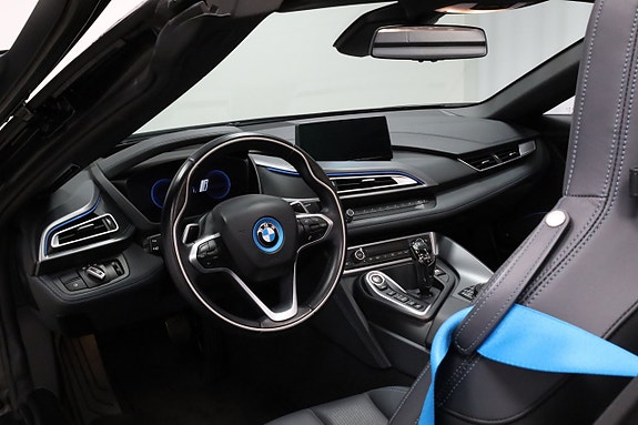 BMW i8 3 of 5