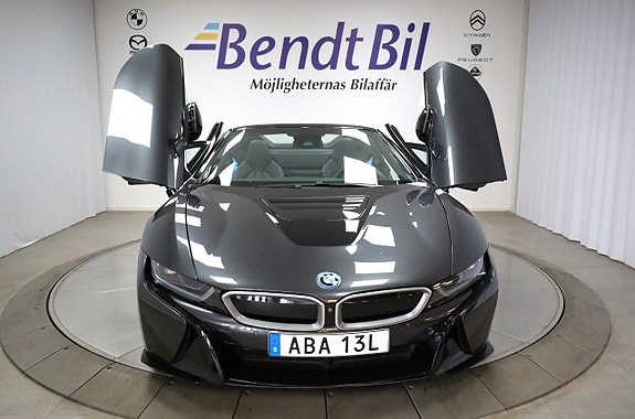 BMW i8 2 of 5