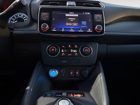 Nissan Leaf 14 of 16