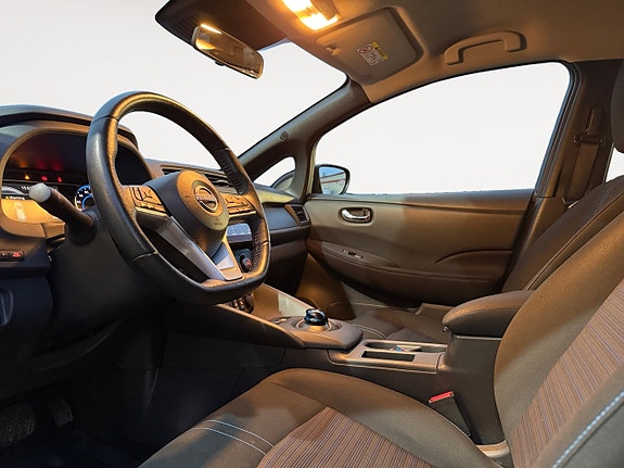 Nissan Leaf 10 of 16