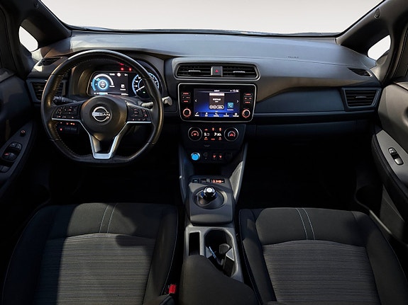Nissan Leaf 13 of 16