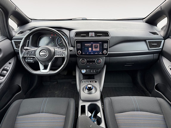 Nissan Leaf 13 of 16