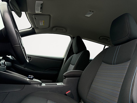 Nissan Leaf 9 of 16