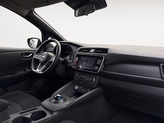Nissan Leaf 11 of 16