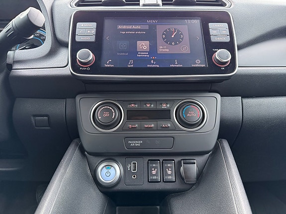 Nissan Leaf 14 of 16