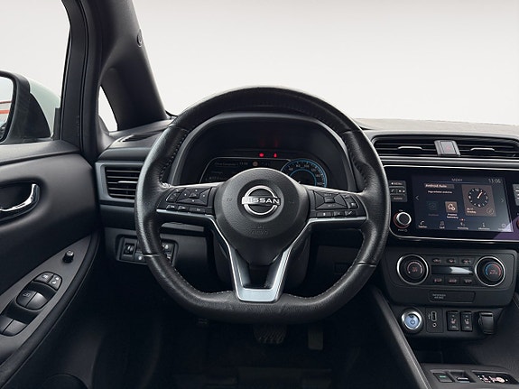 Nissan Leaf 15 of 16