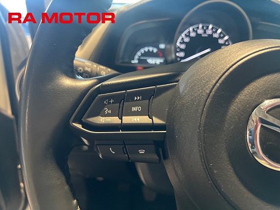 Mazda 2 12 of 16