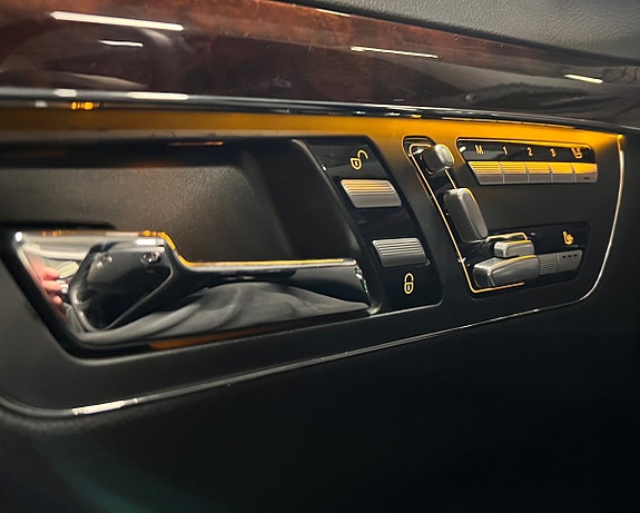 Mercedes-Benz S350 16 of 21