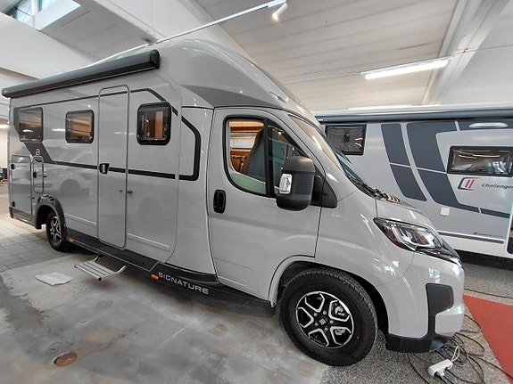 Bürstner Signature ÄNTLIGEN I HALLEN. / SFT 7.1 (drop-down)