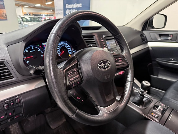 Subaru Legacy 15 of 16