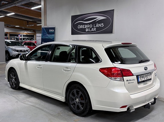 Subaru Legacy 4 of 5