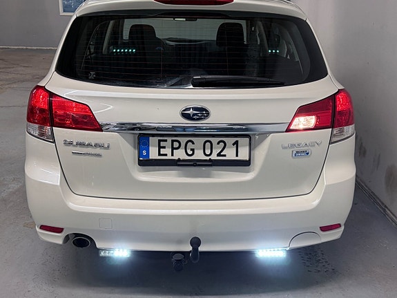 Subaru Legacy 8 of 16