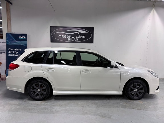 Subaru Legacy 6 of 16