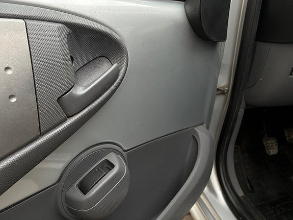 Peugeot 107 15 of 21