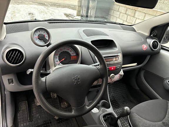 Peugeot 107 10 of 21