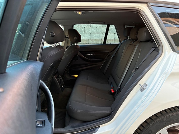 BMW 320 15 of 20