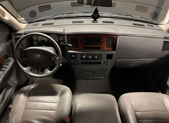 Dodge RAM 1500 15 of 16