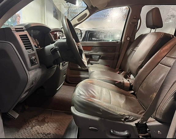 Dodge RAM 1500 13 of 16