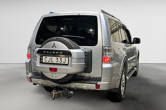 Mitsubishi Pajero 7 of 17