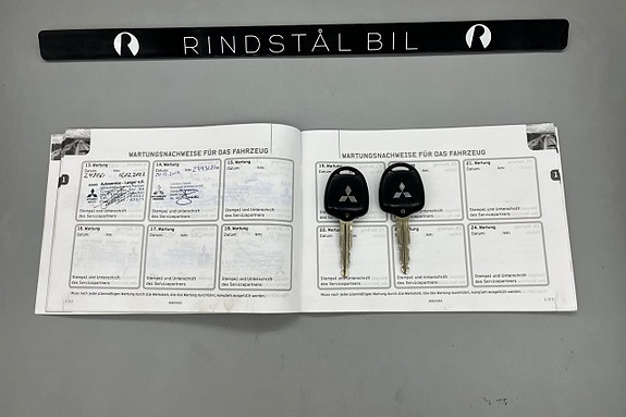 Mitsubishi Pajero 17 of 17