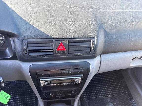 Skoda Octavia 9 of 18